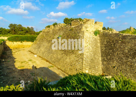 Bleibt der Kreuzfahrer Befestigungsanlagen, in Caesarea National Park, Northern Israel Stockfoto