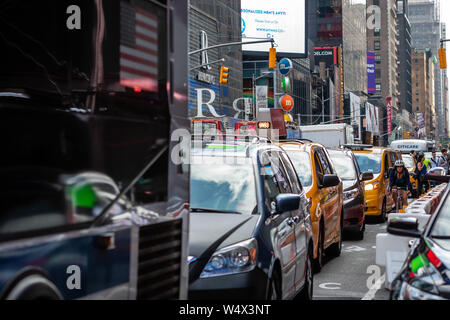 New York, USA - Juni 6, 2019: Verkehr Jan in der Times Square in New York City, Vereinigte Staaten von Amerika. Stockfoto