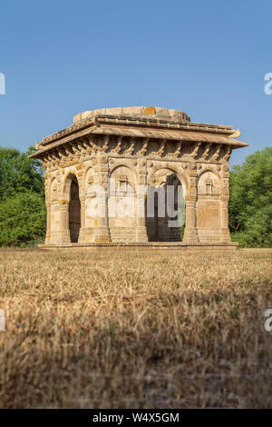 Champaner, India-December Pavagadh, Gujarat, 07, 2014 - Aussicht vom Ehrenmal in der Nähe von Nagina Masjid Stockfoto