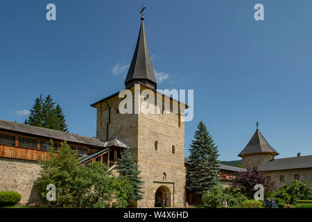 Eingang Turm am Kloster Sucevita, Sucevita, Rumänien Stockfoto