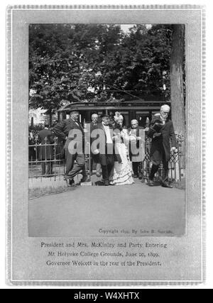 Präsident und Frau McKinley und Partei in Mt. Holyoke College, Juni 20, 1899, Regler Wolcott in der Rückseite der Präsident, Foto: John B. Sutcliffe Stockfoto