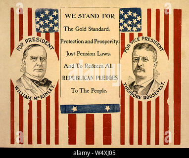 Plakat für William McKinley und Theodore Roosevelt, mit Kopf und Schultern Porträts der Einzelnen, auf die Vereinigten Staaten Fahnen, Lithographie, 1900 Stockfoto