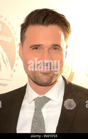 Juli 24, 2019, Los Angeles, CA, USA: LOS ANGELES - Jan 24: Brett Dalton an der 9. jährlichen Vielzahl Charity Poker & Casino Night im Paramount Studios am 24. Juli 2019 in Los Angeles, CA (Credit Bild: © Kay Blake/ZUMA Draht) Stockfoto