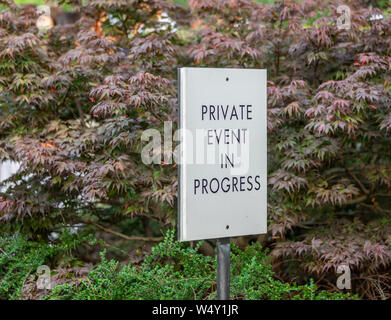 Schild eine private Veranstaltung an der Spitze stieg in Bridgehampton, NY Stockfoto