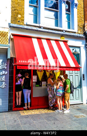 Fassade der Luftpolsterfolie Eisdiele in China Town, London, UK Stockfoto