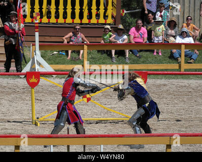 Larkspur, Colorado - Juli 21, 2019: Colorado Renaissance Festival. Die moderne Stadt in der Nähe von Colorado Springs in einem aus dem 16. Jahrhundert Tudor transformierten Dorf Stockfoto