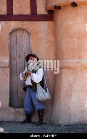 Larkspur, Colorado - Juli 21, 2019: Colorado Renaissance Festival. Die moderne Stadt in der Nähe von Colorado Springs in einem aus dem 16. Jahrhundert Tudor transformierten Dorf Stockfoto