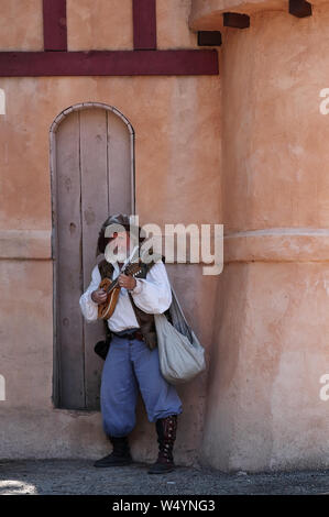 Larkspur, Colorado - Juli 21, 2019: Colorado Renaissance Festival. Die moderne Stadt in der Nähe von Colorado Springs in einem aus dem 16. Jahrhundert Tudor transformierten Dorf Stockfoto