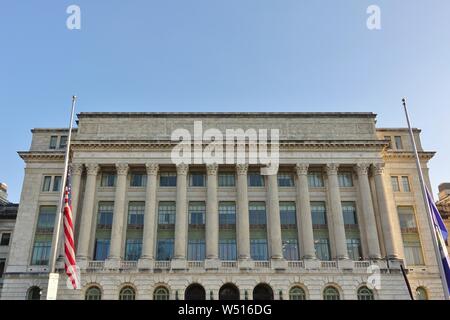 WASHINGTON, DC-4 APR 2019 - Blick auf das Wahrzeichen der Vereinigten Staaten Landwirtschaftsministerium (USDA) Gebäude (Jamie L. Whitten Building) in Washington, DC Stockfoto