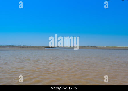 Landschaft Bild des historischen Fluss Indus im Winter Punjab, Pakistan, blauer Himmel. Stockfoto