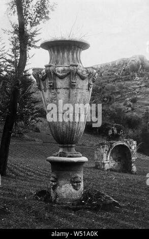 Garten des Palazzo Orsini, bomarzo 1910-20 Stockfoto