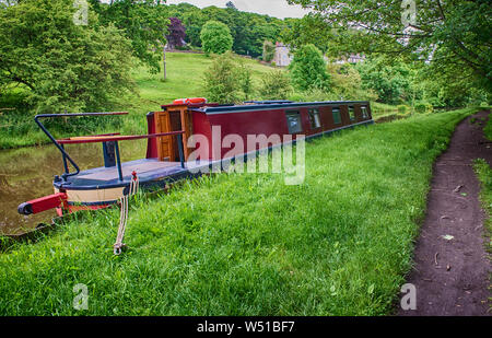 15-04 günstig in der englischen Landschaft Landschaft auf Britische Wasserweg Kanal Stockfoto