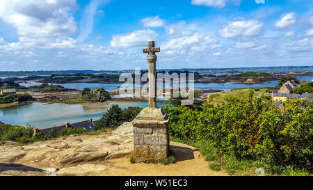 Insel Brehat. Überqueren Sie die Chapelle Saint-Michel, Departement Cotes-d'Armor, Bretagne, Frankreich Stockfoto