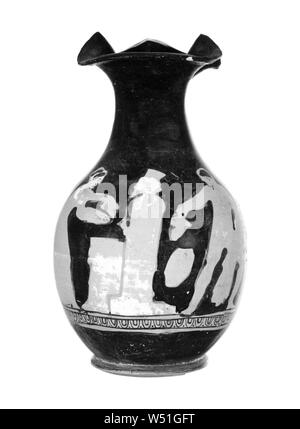 Dachgeschoss Red-Figure Oinochoe (Form 3), Unbekannt, Athen, Griechenland, etwa 350 v. Chr., Terrakotta, 24 × 13,8 cm (9 7/16 x 5 7/16 Stockfoto