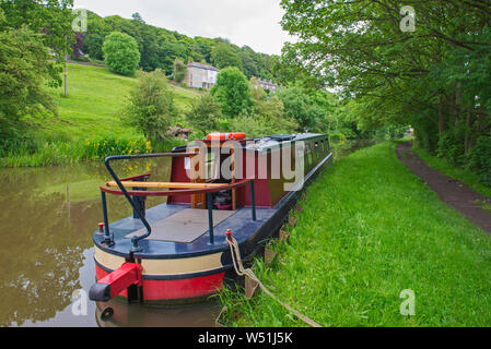 15-04 günstig in der englischen Landschaft Landschaft auf Britische Wasserweg Kanal Stockfoto