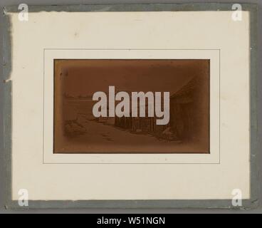 Blick auf die Landschaft mit Schloss oder Palast am Kamm der Hügel, Armand-Hippolyte-Louis Fizeau (Französisch, 1819 - 1896), ca. 1842, Daguerreotypie, tithonotype, 9,2 x 15,4 cm (3 5/8 x 6 1/16 in Stockfoto