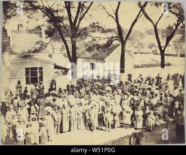 Slaves, J.J.Smith's Plantation, South Carolina, Timothy H. O'Sullivan (American, um 1840-1882), 1862, Eiweiß Silber drucken, 21,4 × 27,3 cm (8 5/6 x 10 3/4 in Stockfoto