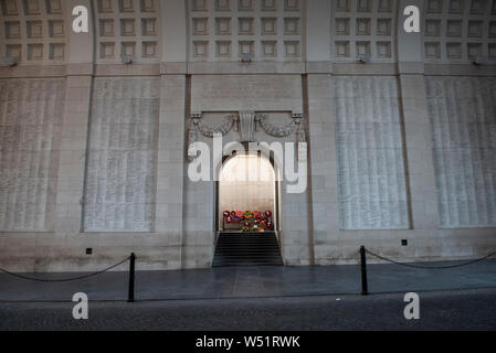 4900. Ieper. De Menenpoort ist een herdenkingsmonument in de Belgische Stad in Ieper. De Poort ist een van de voor herdenkingsmonumenten vermisten van de Stockfoto