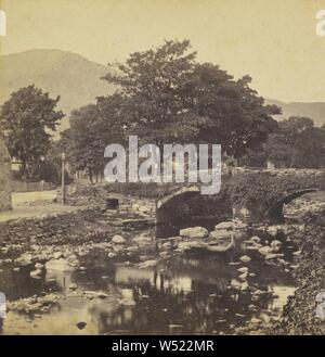 Beddgelert - Die Brücke und Moel Hebog. North Wales, Francis Bedford (Englisch, 1815/1816 - 1894), ca. 1867 - 1868, Eiweiß silber Drucken Stockfoto