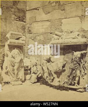 Athen. - Skulptur der Flügellosen Sieg., Frank Maurer Gut (Englisch, 1839-1928), 1869-1871, Eiweiß silber Drucken Stockfoto