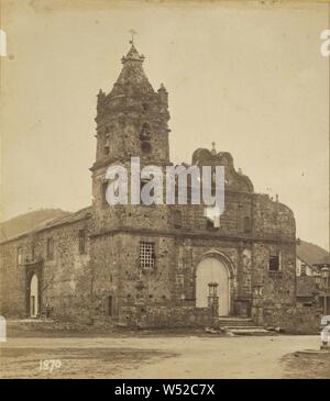 Panama. Kirche Santa Ana., Eadweard J. Muybridge (Amerikanische, geboren in England, 1830-1904), 1875-1876, Eiweiß silber Drucken Stockfoto