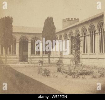 Courtyard, das Baptisterium, Pisa, Italien, Enrico Van Lint (Italienisch, aktive Pisa, Italien 1850s - 1870s), ca. 1865, Eiweiß silber Drucken Stockfoto