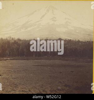 Mt. Shasta, Blick von der Ostseite. Siskiyou County, Cal., Carleton Watkins (American, 1829-1916), 1867, Eiweiß silber Drucken Stockfoto