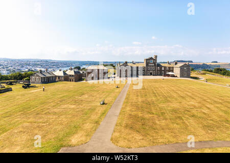 Pendennis Castle ist eine Artillerie fort von Heinrich VIII. in der Nähe von Falmouth, Cornwall, England zwischen 1540 und 1542 gebaut. Stockfoto