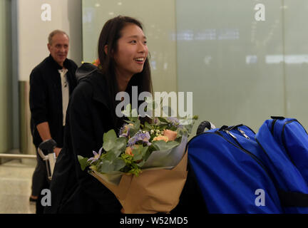 Hong Kong Fechter Vivian Kong Mann Wai kommt an der Hong Kong International Flughafen in Hongkong, China, 16. Januar 2019. Vivian Kong Mann-wai wurde Stockfoto