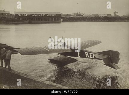 Wasserflugzeug, Fédèle Albert (Italienisch, 1895 - 1930), Italien, 1914 - 1929, Silbergelatineabzug, 11,8 x 16,6 cm (4 5/8 x 6 9/16 Zoll Stockfoto