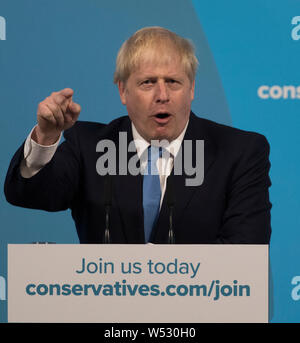 Neu gewählte britische Premierminister Boris Johnson während der konservativen Führung Ansage an die QEII Zentrum am Juli 23, 2019 in London, England spricht. Nach einem Monat der Bundesbuerger, Kampagnen und fernsehdebatten Die Mitglieder der Konservativen in Großbritannien und Unionist Party für Boris Johnson gestimmt haben ihre neuen Führer zu sein und der nächste Ministerpräsident des Landes, Austausch der Theresa May. Stockfoto