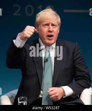 Konservativen Spitzenkandidaten Boris Johnson im Darlington Führung Hustings am Juli 05, 2019 in Guisborough, England. Boris Johnson und Jeremy Hunt sind die letzten zwei Abgeordnete der Linken im Wettbewerb zu Theresa können als Führer der Konservativen Partei ersetzen. Stockfoto