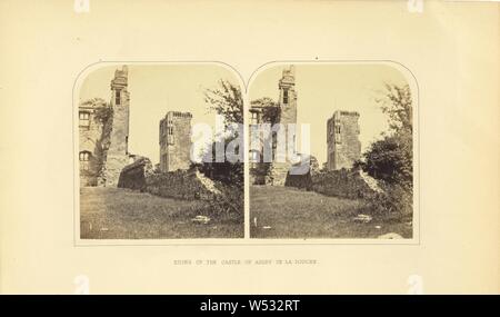 Ruinen des Schlosses von Ashby de la Zouch, unbekannte Teekocher, Leicestershire, England, ca. 1859 - 1862, Eiweiß Silber drucken, 7,4 x 14,1 cm (2 15/16 x 5 9/16 Zoll Stockfoto