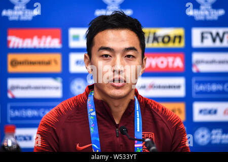 Feng Xiaoting der chinesischen nationalen Männer Fußball Team auf einer Pressekonferenz vor dem AFC Asian Cup Gruppe C Spiel gegen Kirgisistan in Al Ain, Stockfoto