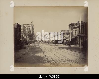 Burke Street, Charles Bayliss (Australian, 1850-1897), Melbourne, Victoria, Australien, 1887, Eiweiß Silber drucken, 23,9 × 29,3 cm (9 7/16 x 11 9/16 Zoll Stockfoto