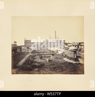 Delhi, die jumma Musjid, aus dem Norden, Samuel Bourne (Englisch, 1834-1912), Delhi, Indien, ca. 1866, Eiweiß Silber drucken, 22,9 × 28,8 cm (9 × 11 5/16 Zoll Stockfoto