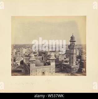 Lahore, aus Wuzeer Khan's Moschee, Samuel Bourne (Englisch, 1834-1912), Lahore, Pakistan, um 1863 - 1864, Eiweiß Silber drucken, 23,2 × 28,9 cm (9 1/8 x 11 3/8 in Stockfoto