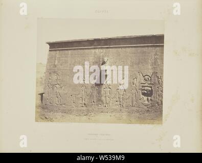 Dendérah (Tentyris). Temple d'Athôr-Face Postérieure, Felix Teynard (Französisch, 1817-1892), Dendera, Ägypten, negative 1851-1852, Druck 1853, gesalzen Papier drucken, 25,1 × 30,7 cm (9 7/8 x 12 1/16 Stockfoto