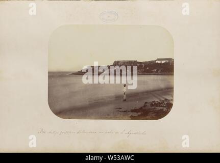 Antiga fortaleza Hollandesa keine Cabo de Santo Agostinho, Marc Ferrez (Brasilien, 1843-1923), Recife, Pernambuco, Brasilien, 1875-1876, Eiweiß Silber drucken, 19,2 × 25,4 cm (7 9/16 x 10 in Stockfoto