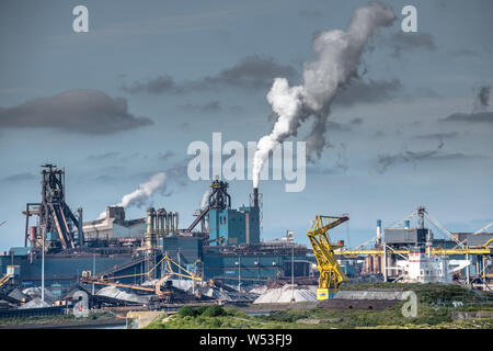 Von Tata Steel IJmuiden arbeitet, ist an der Nordseeküste der Niederlande Stockfoto