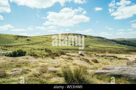 Ilkley Moor Kuh und Kalb Felsen in Yorkshire, Vereinigtes Königreich. Auch als Hangingstone Felsen bekannt. Stockfoto