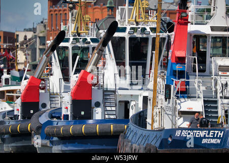 Hamburg, Deutschland, 13. Juni, 2019: Schlepper im Hamburger Hafen Stockfoto