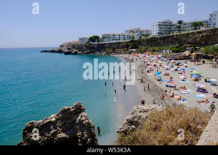 Playa El Salon in Nerja, Malaga, Axarquia, Andalusien, Costa del Sol, Spanien Stockfoto