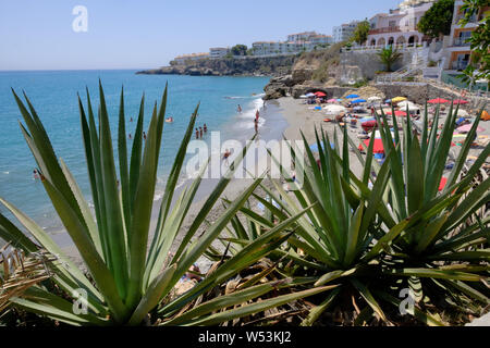 Playa El Salon in Nerja, Malaga, Axarquia, Andalusien, Costa del Sol, Spanien Stockfoto