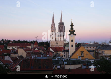 Kathedrale von Zagreb vor Erdbeben Schäden, von Gradec plato Stockfoto