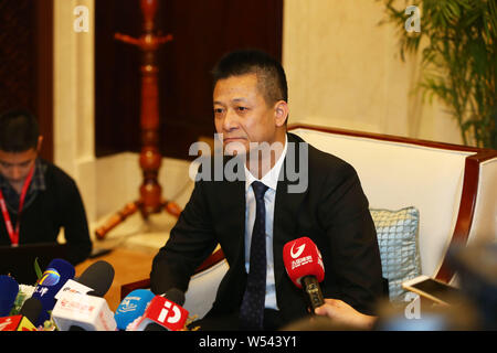 ---- Shu Yuhui, Gründer und Chairman von Quanjian Gruppe, wird dargestellt, bei einem Interview in Tianjin, China, 27. Februar 2017. China's Top politische Ad Stockfoto