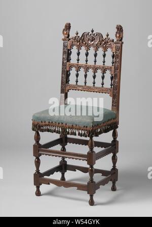 Chair Palisander Stuhl. Der Rücken hat zwei Sprossen mit Bögen, unterstützt von Ebenholz Baluster. Palisander Stuhl. Die Einrichtung hat einen gepolsterten Sitz und ruht auf Beine, welche Gehäuse und Artikulation und werden von vier Strebe verbunden-förmige untere Sport- und vier oberen Sport mit einer gezahnten Rahmen. Die Styles sind mit einem geflochtenen Band dekoriert und alternativ eine palmet oder Rosette. Der Rücken hat zwei Sprossen mit Bögen, getragen von Ebenholz Baluster. Die top Sport ist mit jungen Hähne, fruchtstände und ein cherub dekoriert und wird von drei Ebenholz Vasen gekrönt., Schmuck, Kunst, anonyme, Niederlande, c Stockfoto