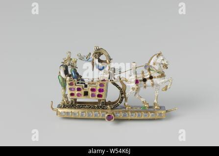 Anhänger mit Mann und Frau in ein Pferd - Schlitten gezogen, Anhänger aus Gold. Das entspricht einem pferdeschlitten von einem Pferd gezogen. Es gibt eine Frau in die Schlitten und hinter ihr ist der Fahrer, Pferd - Sleigh, anonym, Zuid-Duitsland, C. 1600, gold (Metall), Diamond (mineralischen), h 3,8 cm × w 6,4 cm Stockfoto
