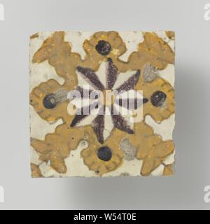 Fliesen, in gelb lackiert, Mangan. Gelappte Rosette, bei der eine 8-Stern. In den Ecken ein Viertel der Octagon, mit einer dünnen Linie in die Rosette verbunden., anonyme, Marokko (möglicherweise), 1600-1800, Steingut, Zinn Glasur, h 12,5 cm x W 12,5 cm x t 2 cm Stockfoto