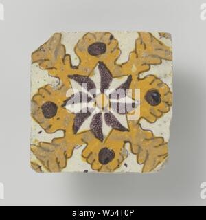 Fliesen, in gelb lackiert, Mangan. Gelappte Rosette, bei der eine 8-Stern. In den Ecken ein Viertel der Octagon, mit einer dünnen Linie in die Rosette verbunden., anonyme, Marokko (möglicherweise), 1600-1800, Steingut, Zinn Glasur, h 12,5 cm x W 12,5 cm x t 2 cm Stockfoto